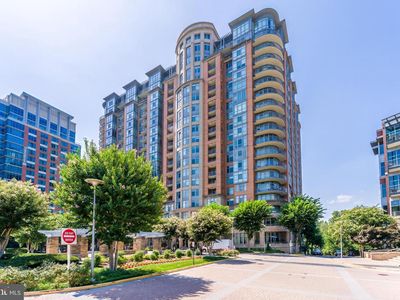 8220 Crestwood Heights Dr APT 105