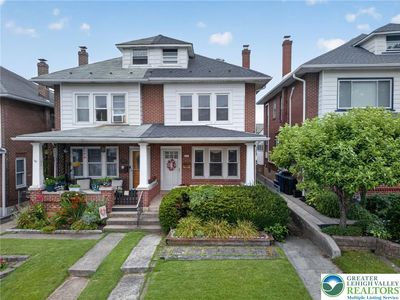 121 E Elm St