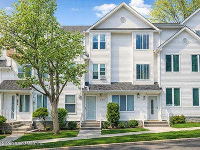 221 Arlo Rd
