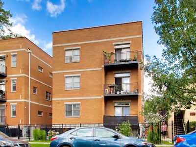3752 W Leland Ave APT 3S