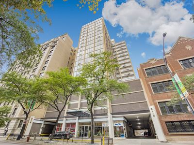 3110 N Sheridan Rd APT 1607
