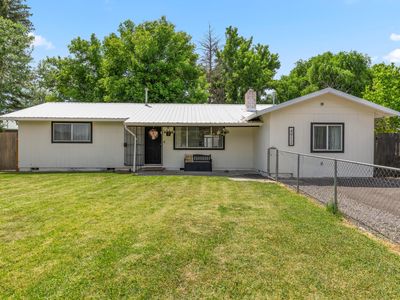 4912 Lorrayne Pl