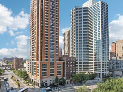 1160 S Michigan Ave APT 3005