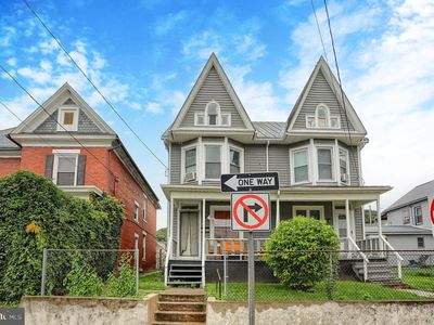 415 Logan St
