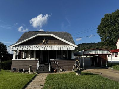 Property at 320 Monroe Ave, New Martinsville, WV