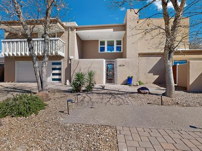 4529 Altura Pl NE