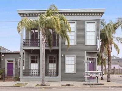 1582 Magazine St