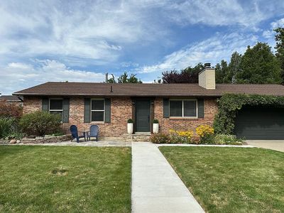 958 S Palos Verdes Dr