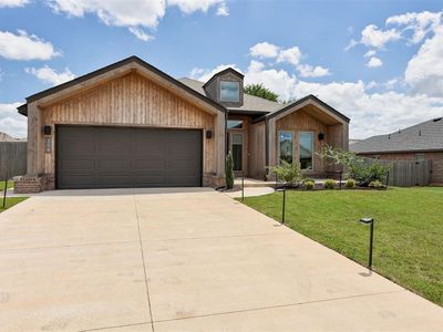 Property at 324 Megan Ct, Blanchard, OK