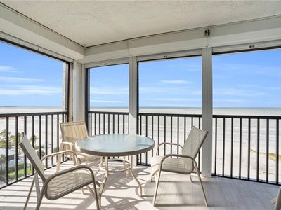 2800 Estero Blvd APT 902