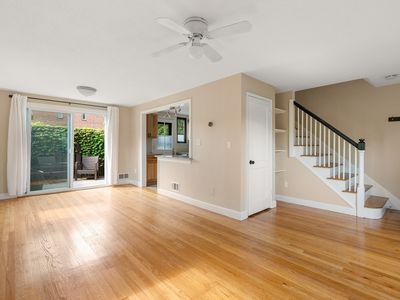 956 Belmont #956