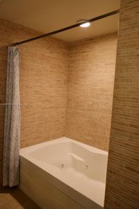 50 Biscayne Blvd APT 606