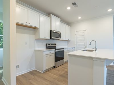 1302 Lakota Pl SE
