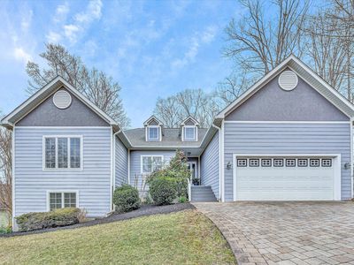 100 Waterside Dr