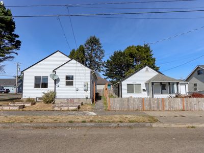 Property at 1806 10th St, Tillamook, OR