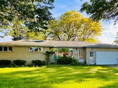 Property at 37 Brian Ln, West Seneca, NY