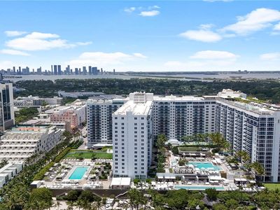 2301 Collins Ave APT 415
