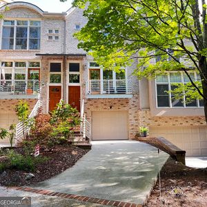 1286 Fernwood Cir NE