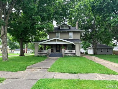 829 E 1st North St