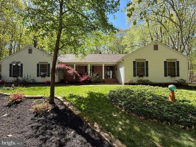 7 Laurel Dr