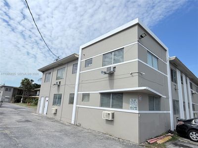 70 NW 77th St APT 9