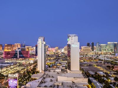 4381 W Flamingo Rd #3010