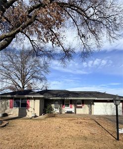 Property at 7924 New Jersey Ave, Kansas City, KS