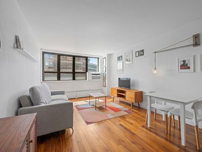 301 W 110th St APT 4V