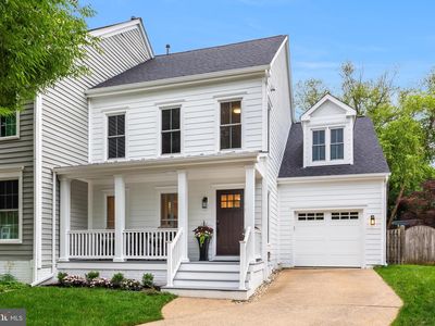 215 Andover Ct NE
