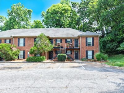 1055 Baxter Street