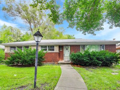 Property at 8425 Lawndale Ave, Skokie, IL