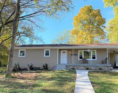 256 Bay Ln