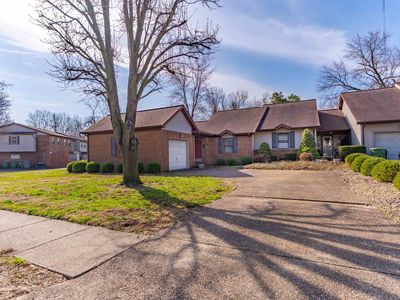 782 Lakeview Dr APT A