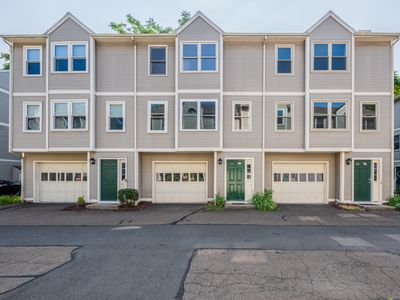 1002 Whalley Avenue APT G