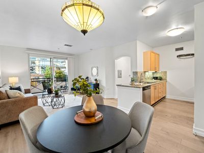 525 11th Ave UNIT 1211