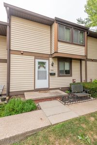 Property at 990 Hampton Ridge Dr, Akron, OH