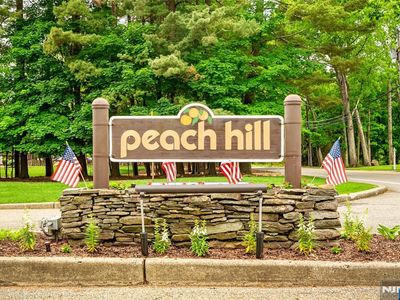 23 Peach Hill Ct