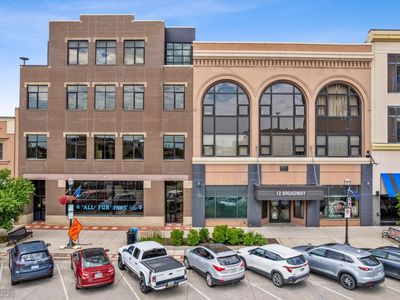 12 Broadway N UNIT 201