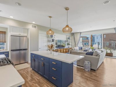 4100 Voltaire St Unit 101
