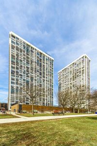 5445 N Sheridan Rd APT 3805