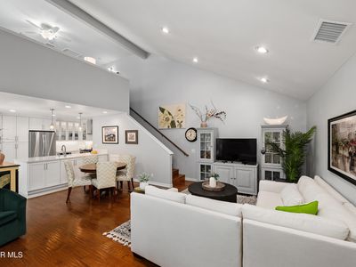 728 N Via Colinas