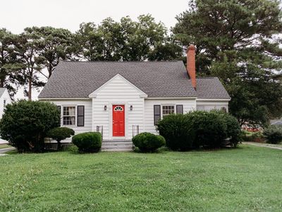 3069 Main St