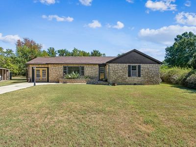 902 Circle Dr