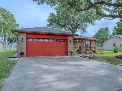 1320 Maple Dr