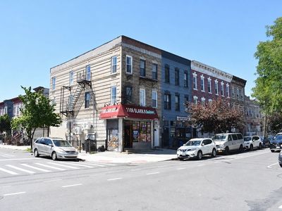 1108 Blake Ave