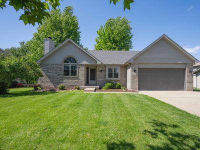 Property at 219 Wolverine Dr, Oswego, IL