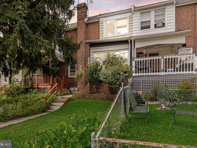 330 W 15th St