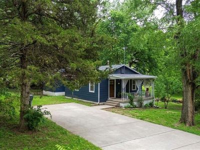 111 N Oxford Ave