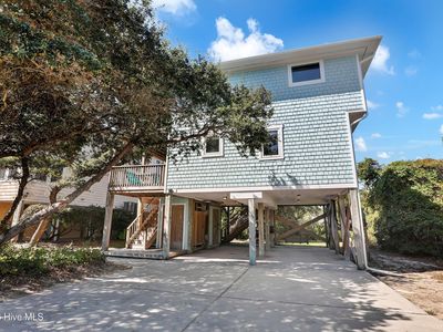 1143 S Topsail Drive