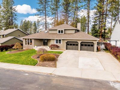 5212 W Alderwood Ave